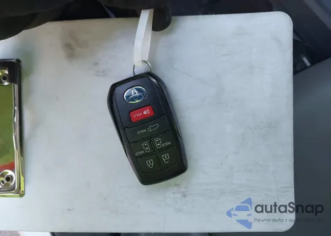 2023 Toyota Sienna Xle z USA, uszkodzony, nr VIN 5TDYRKEC7PS161315